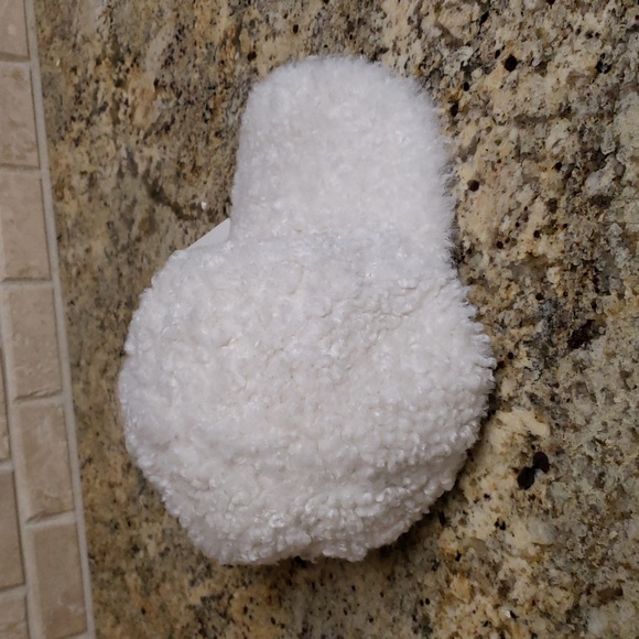 Zara White Faux Fur Sherpa Fleece Baseball Cap. - Picture 2 of 8